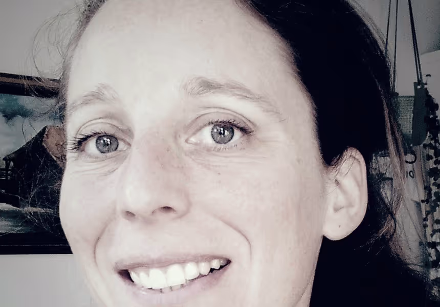Eva
Mies